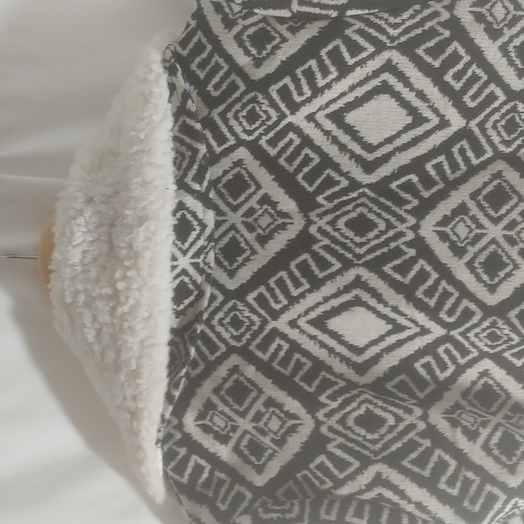 Ladies medium Billabong coat. - Picture 6 of 6